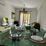 Beautiful Apartment Near The Sea And A Large Private Garden