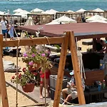 Beautiful Apartment Near The Sea And A Large Private Garden